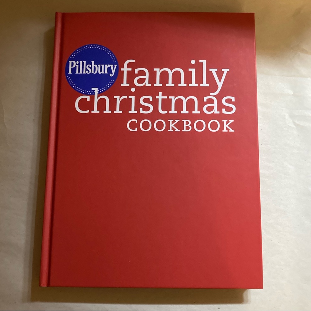 NWOT Pillsbury Holiday Cookbook - Picture 2 of 16